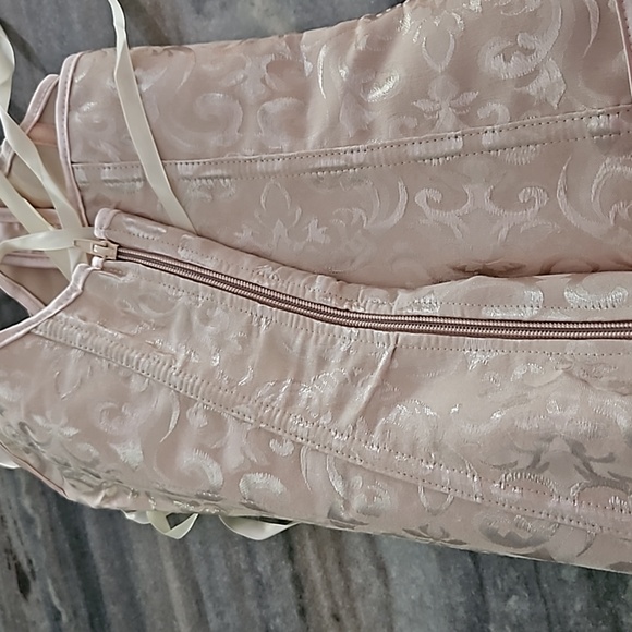 Excellent Quality Corset with thongs NWOT - Picture 5 of 6